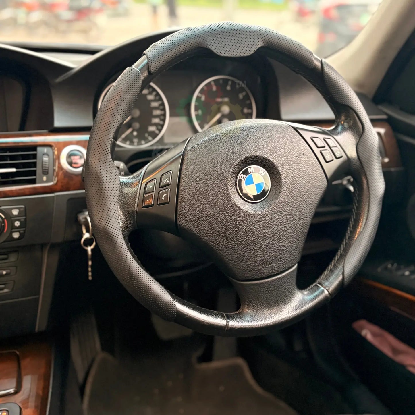 Universal Matte Steering Wheel Cover – 3-Pieces