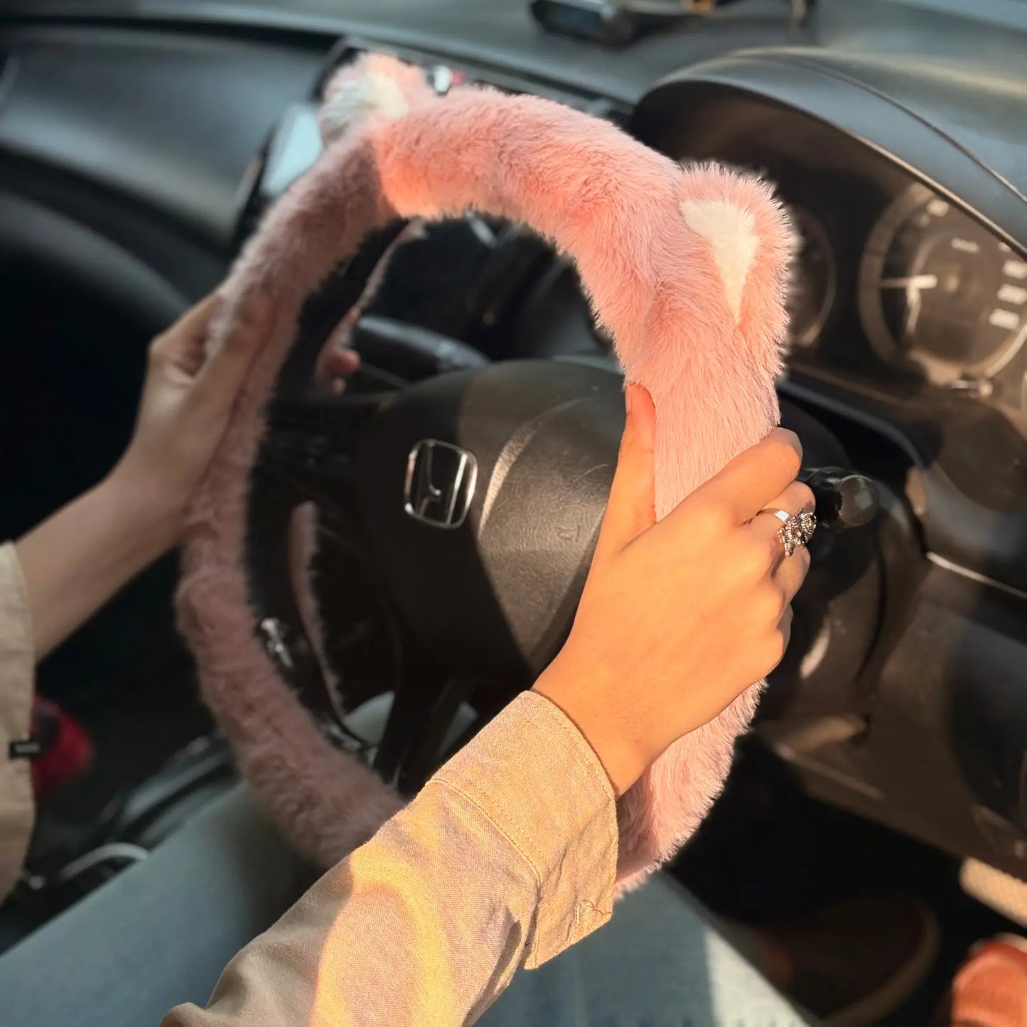 Fluffy Fur Steering Wheel Cover – Cute Car Accessory – Universal Fit
