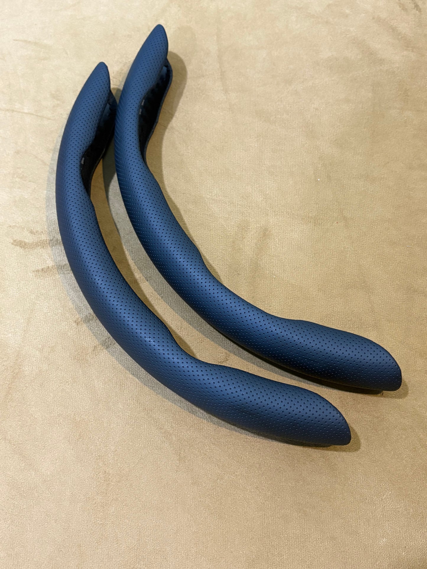 Universal Matte Carbon Fiber Steering Covers